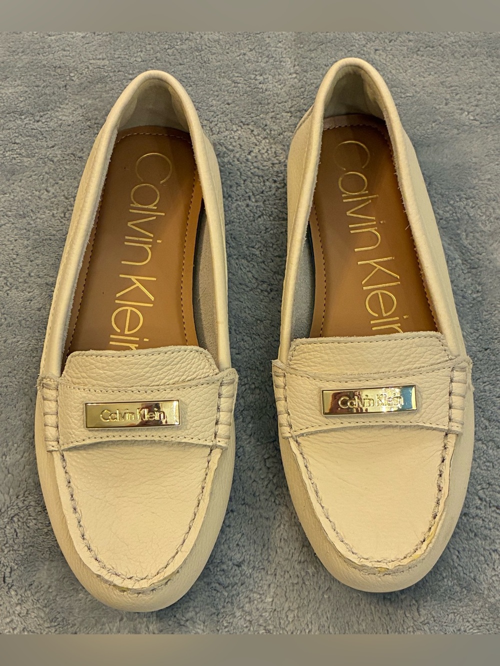 Women’s Calvin Klein Cream Leather Slip-On Loafers with Gold Plaque Size 7.5